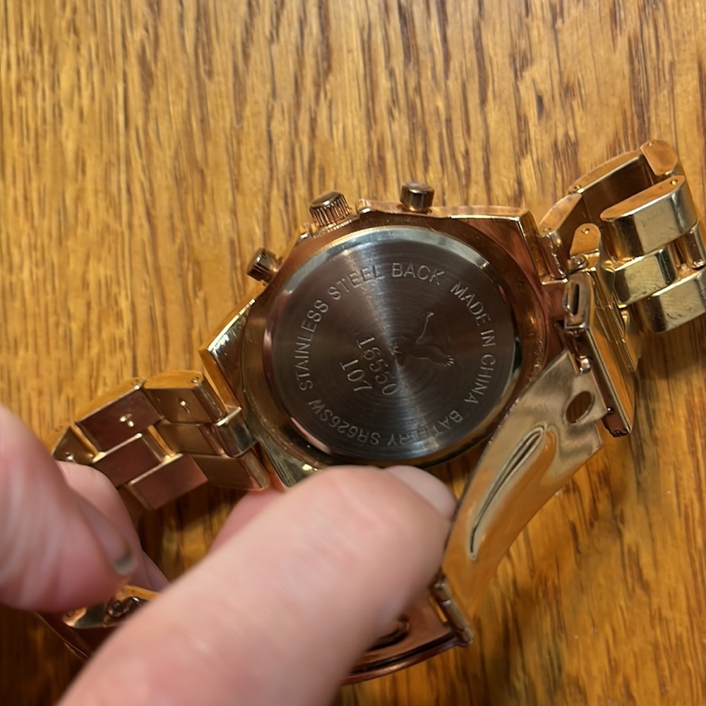 Women’s American Eagle Outfitters Rose Gold Watch 16550 107 - Picture 3 of 3